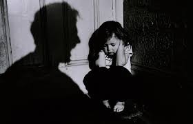 تجاوز و سوء استفاده عاطفی چیست؟